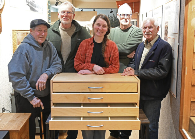 Summerland Men’s Shed helps out museum by creating new display cabinet